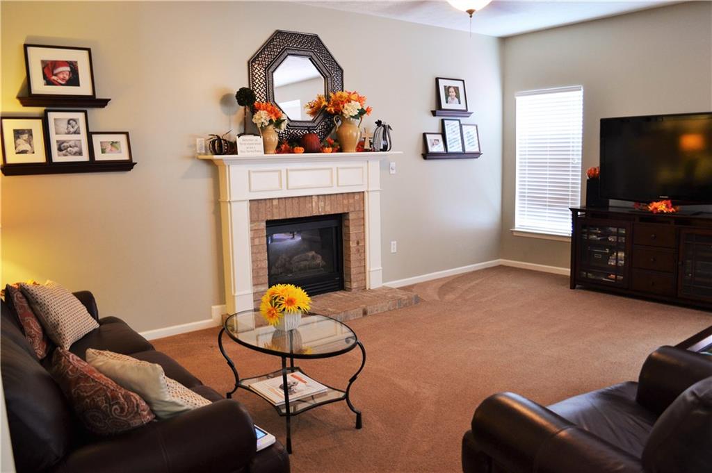 235 Field Club Circle McKees Rocks, PA 15136 - Photo 5 of 20