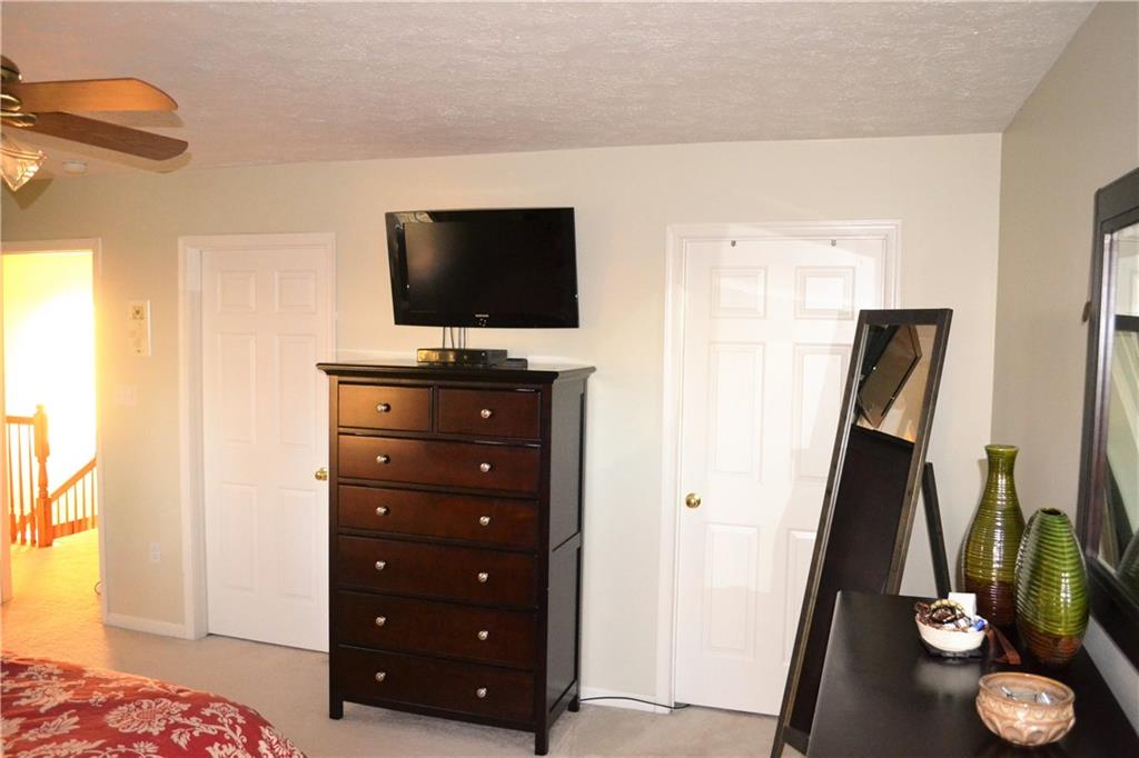 235 Field Club Circle McKees Rocks, PA 15136 - Photo 9 of 20