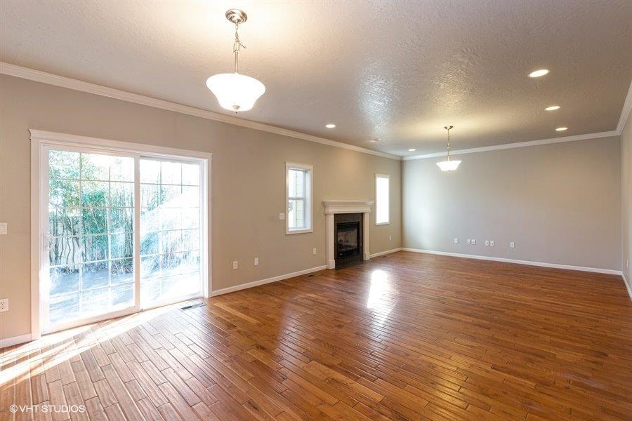 2160 Crestbrook Road, Unit 14 Medford, OR 97504 - Photo 8 of 25 Additional Photo