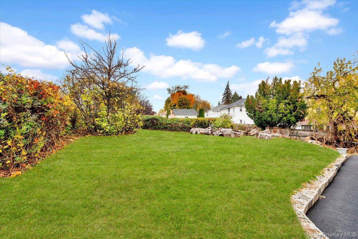 75 West Kingsbridge Road Mount Vernon, NY 10550 - Photo 31 of 37 View of grassy yard