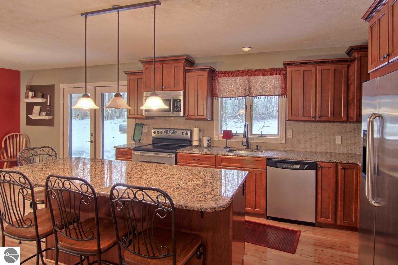 1270 Minkin Road Traverse City, MI 49685 - Photo 10 of 31 1781358-9.JPG