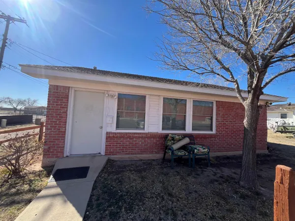 $900 | 2110-apt B 9th Avenue, Canyon, TX 79015