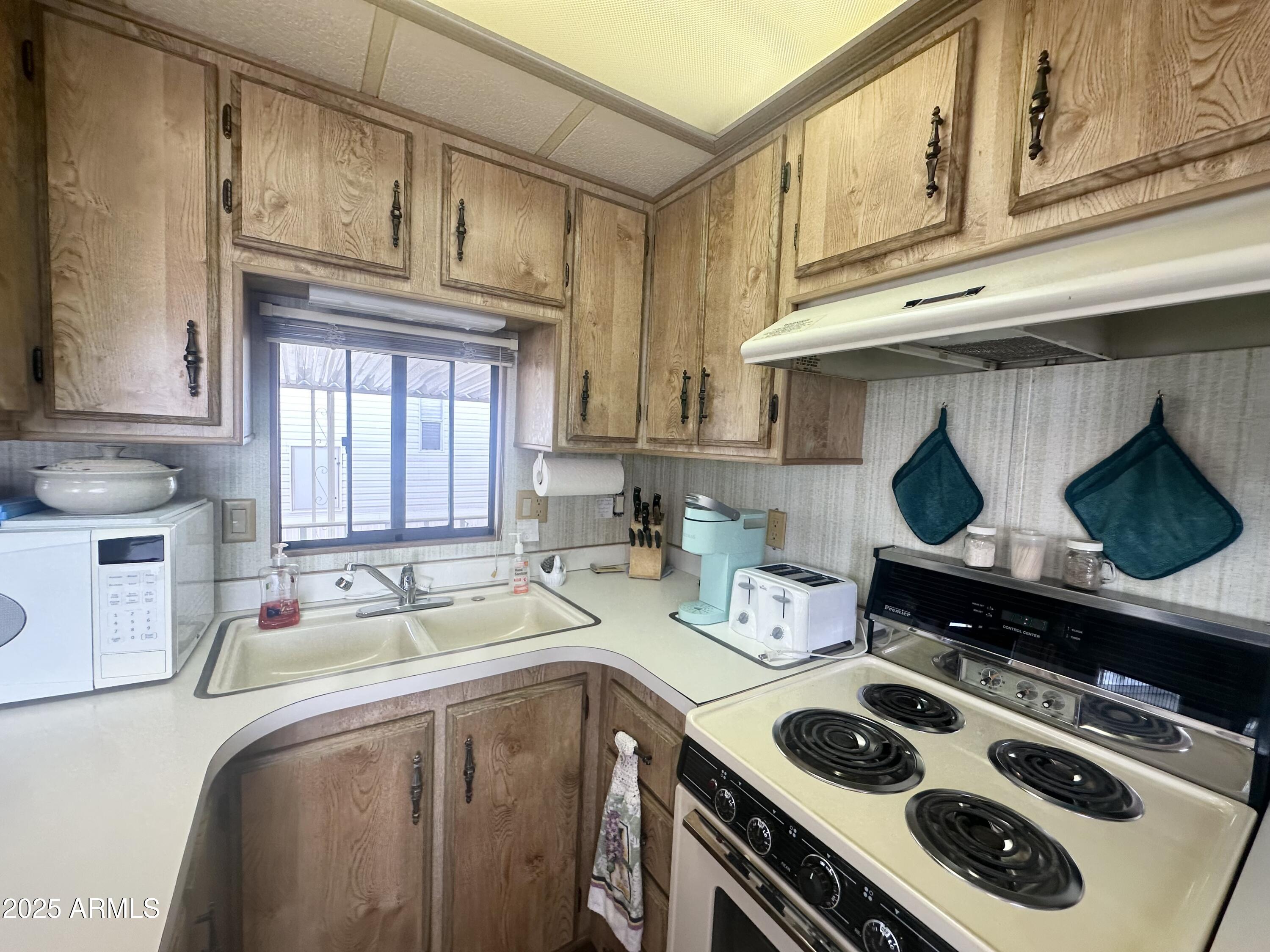 3710 South Goldfield Road, Unit 1052 Apache Junction, AZ 85119 - Photo 20 of 48 KITCHEN SINK