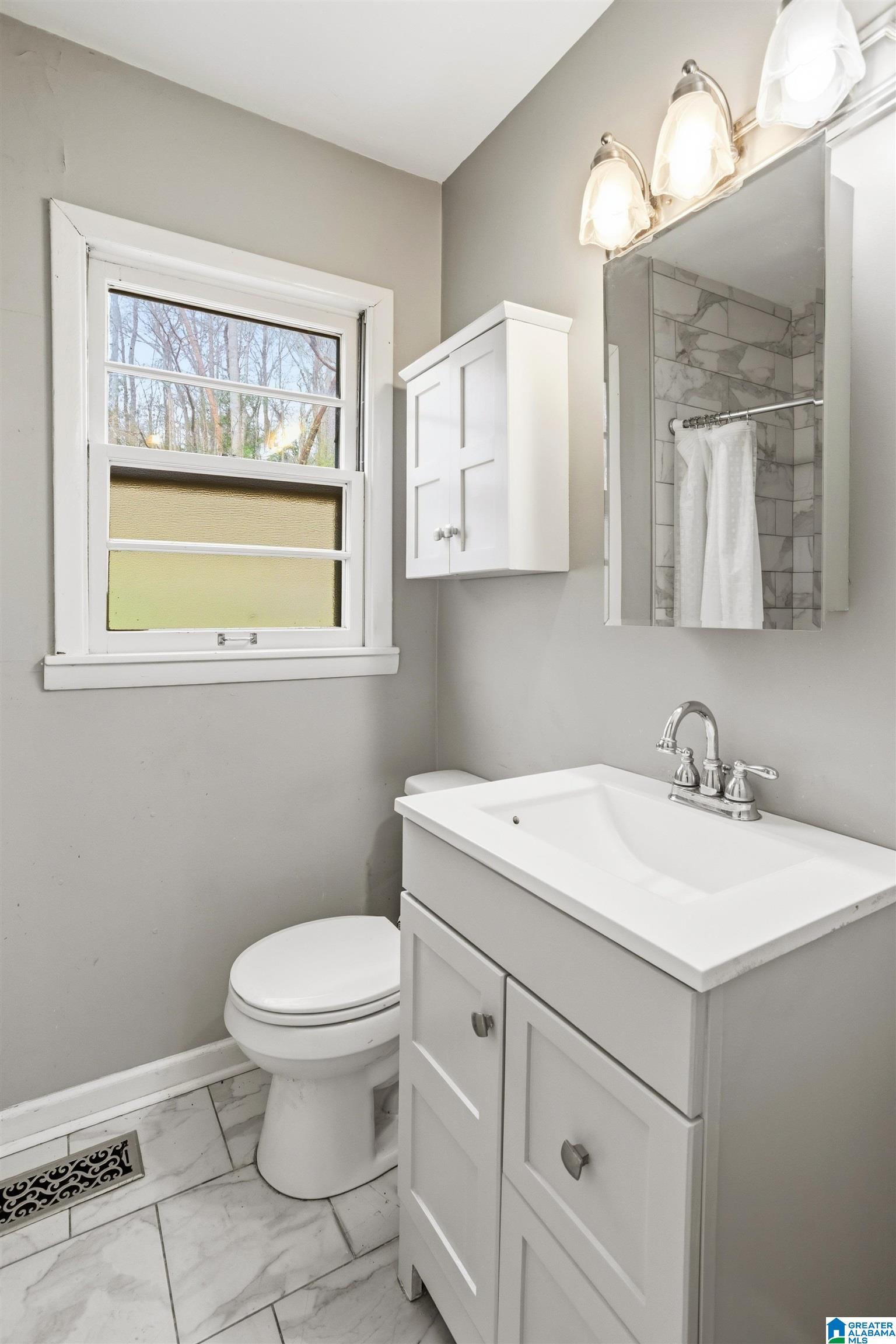 440 Central Avenue Fultondale, AL 35068 - Photo 2 of 35