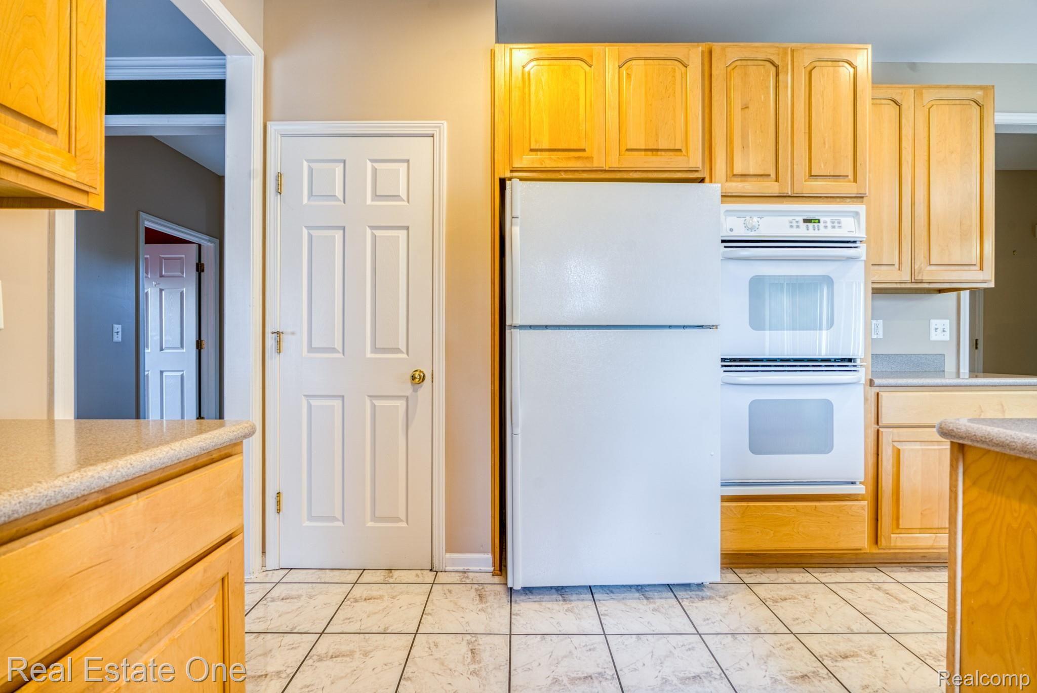 4640 Chatford Court Rochester, MI 48306 - Photo 7 of 30 DSC05923.jpg