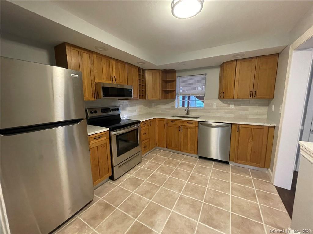 324 Main Street, Unit 3 Portland, CT 06480 - Photo 4 of 16