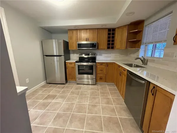 $1,800 | 324 Main Street, Unit 3, Portland, CT 06480