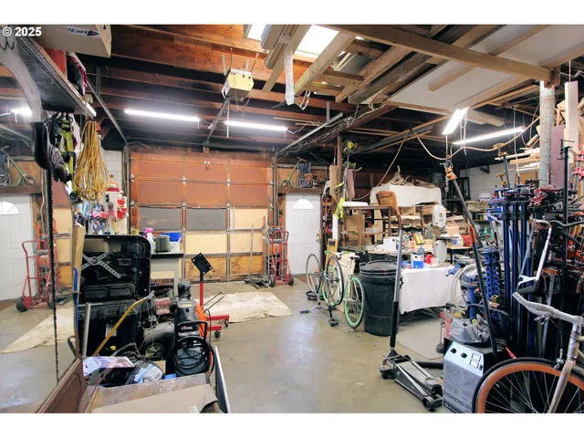 a view of house with a yard