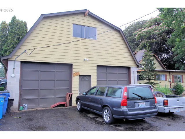a view of house with outdoor space