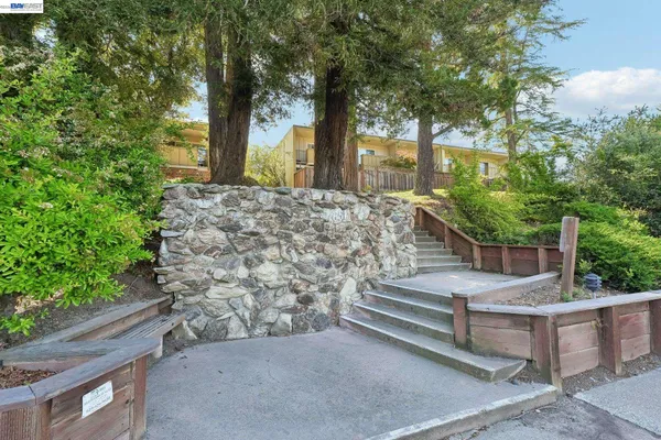 $420,000 | 651 Moraga Road, Unit 5, Moraga, CA 94556