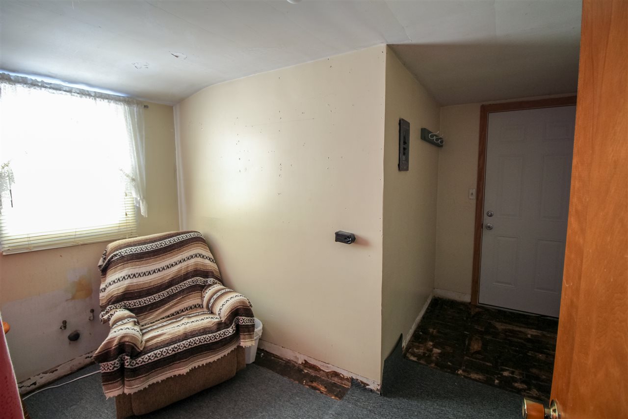 4374 Lapeer Road Burton, MI 48509 - Photo 24 of 49 31400020-23.JPG