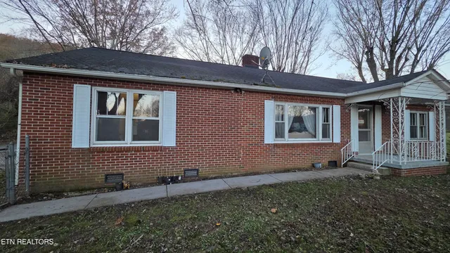 $265,000 | 992 Walden Ridge Lane, Caryville, TN 37714