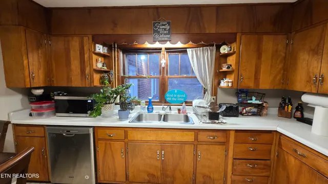 $265,000 | 992 Walden Ridge Lane, Caryville, TN 37714