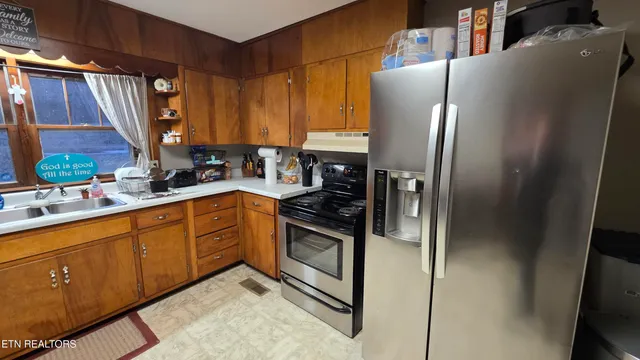 $265,000 | 992 Walden Ridge Lane, Caryville, TN 37714