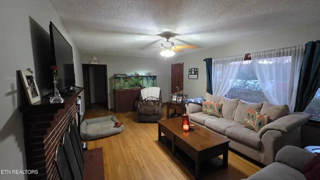 $265,000 | 992 Walden Ridge Lane, Caryville, TN 37714