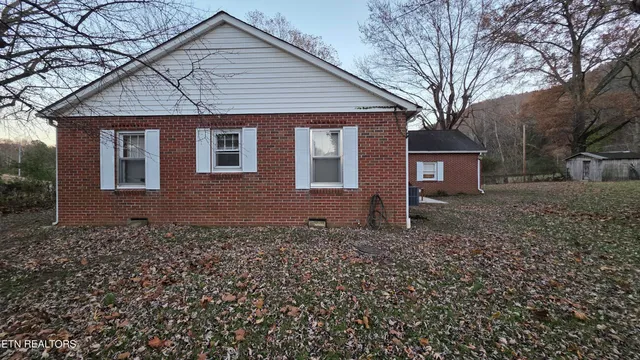 $265,000 | 992 Walden Ridge Lane, Caryville, TN 37714