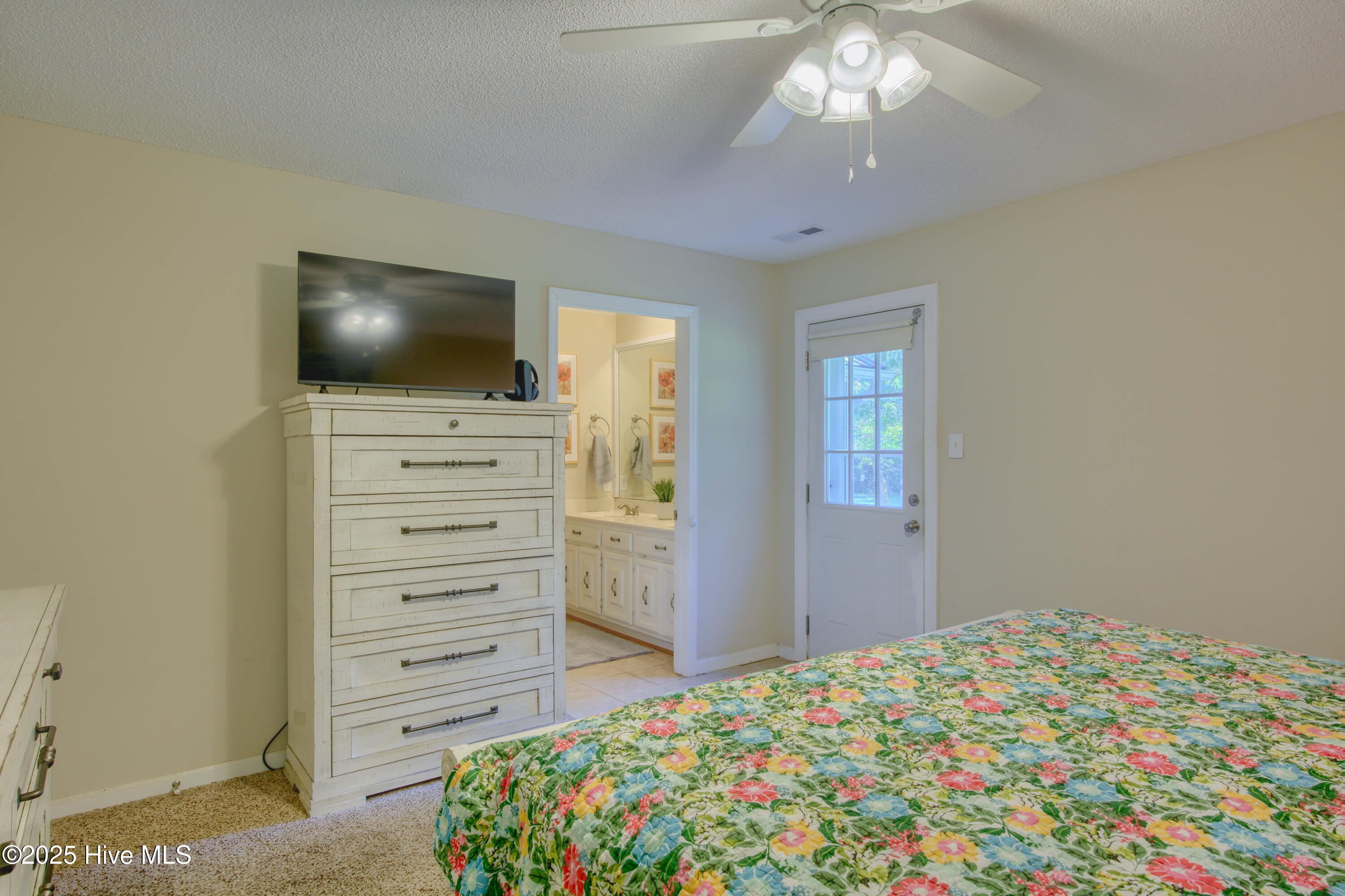 102 Ridgewood Trail New Bern, NC 28560 - Photo 22 of 66 102 Ridgewood - Interior - Edited_1