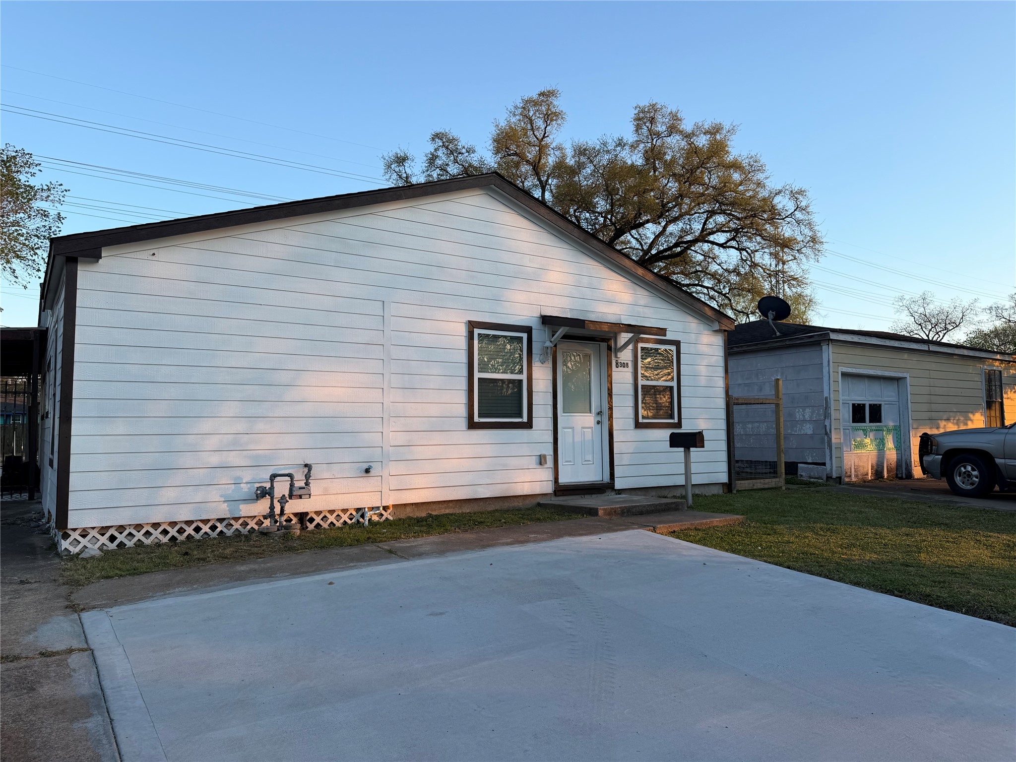 8308 Lenore Street Houston, TX 77017 - Photo 2 of 23 2 car parking for the home