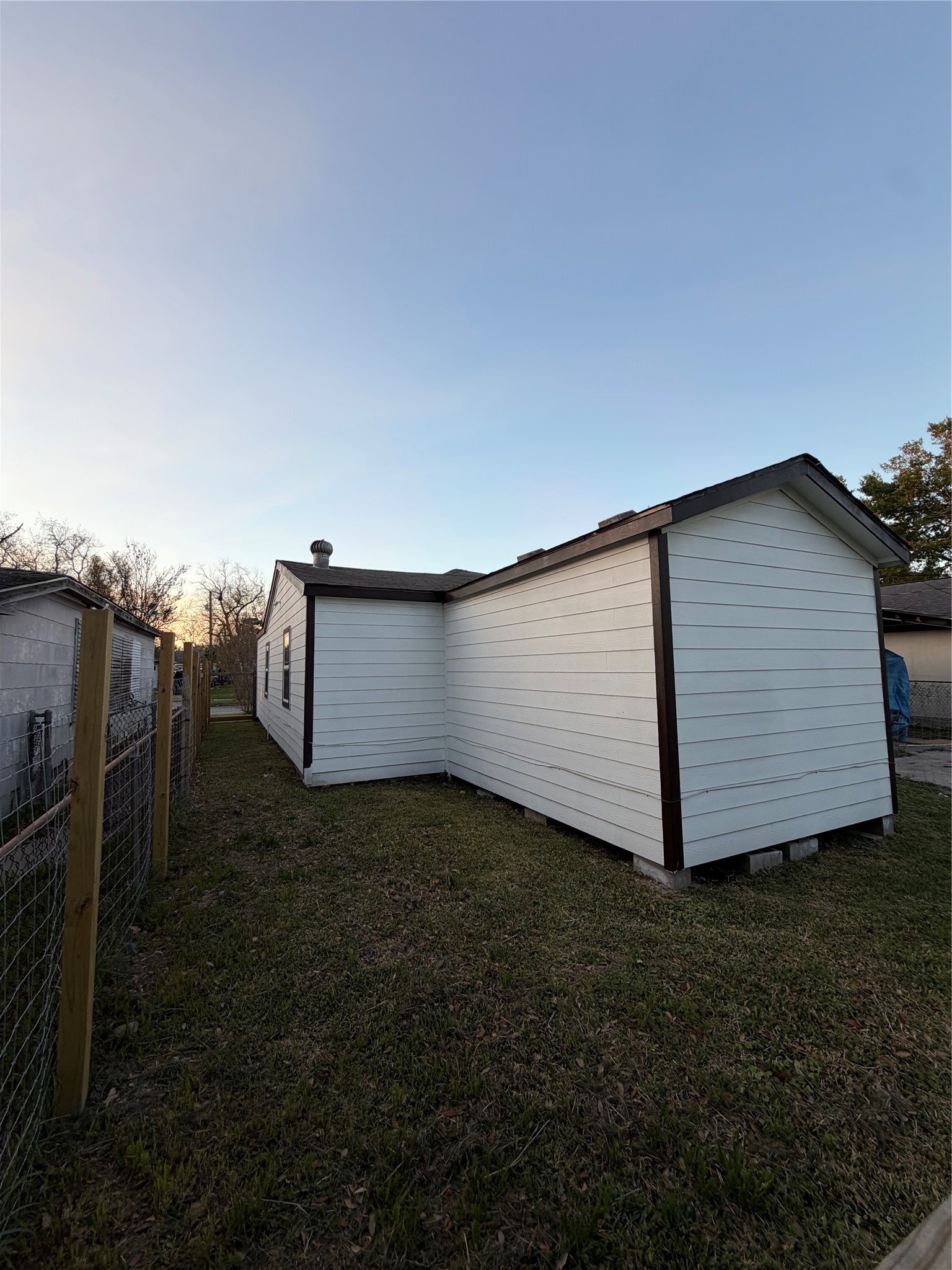 8308 Lenore Street Houston, TX 77017 - Photo 23 of 23 Side view of the back of the home.