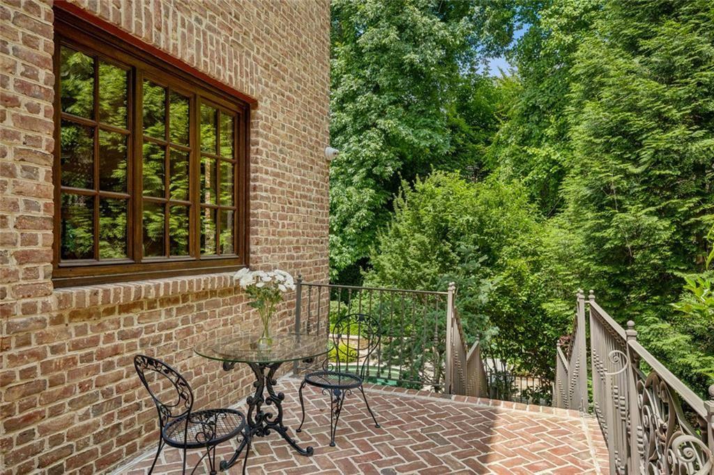 125 Blackland Road Northwest Atlanta, GA 30342 - Photo 31 of 106