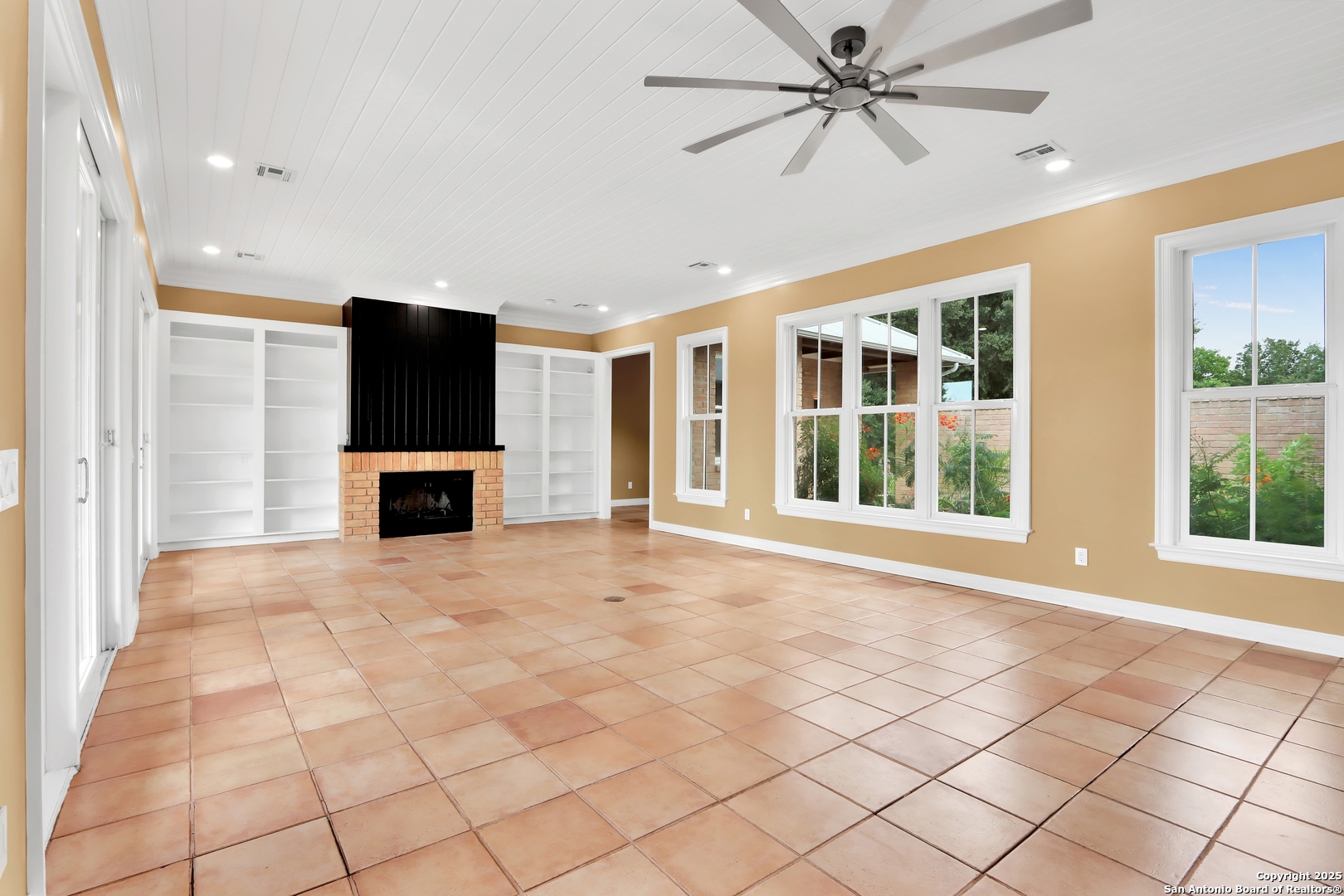 352 Ridge Crest Drive Seguin, TX 78155 - Photo 11 of 49