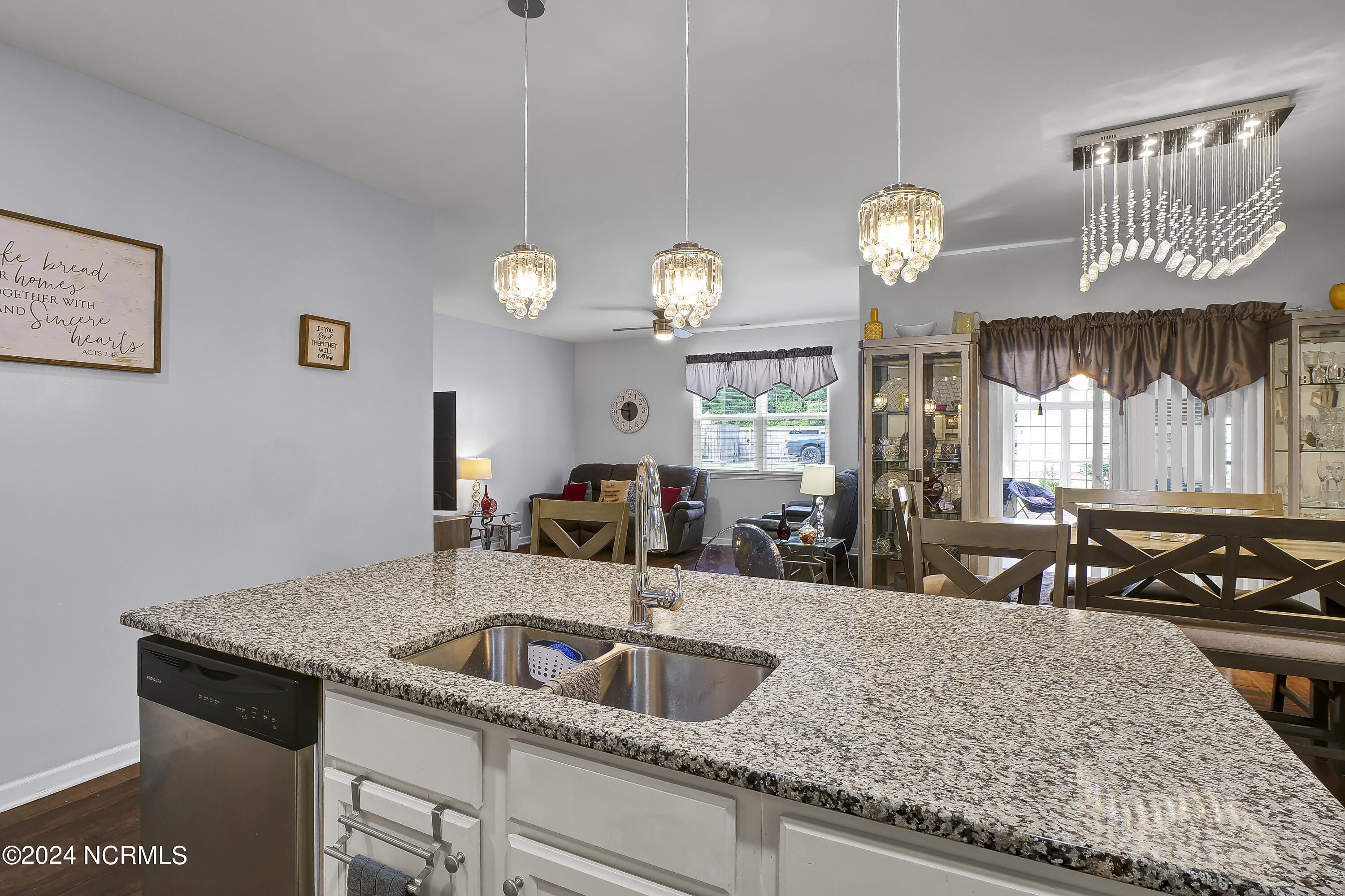 125 Mardella Way Holly Ridge, NC 28445 - Photo 9 of 45 Kitchen