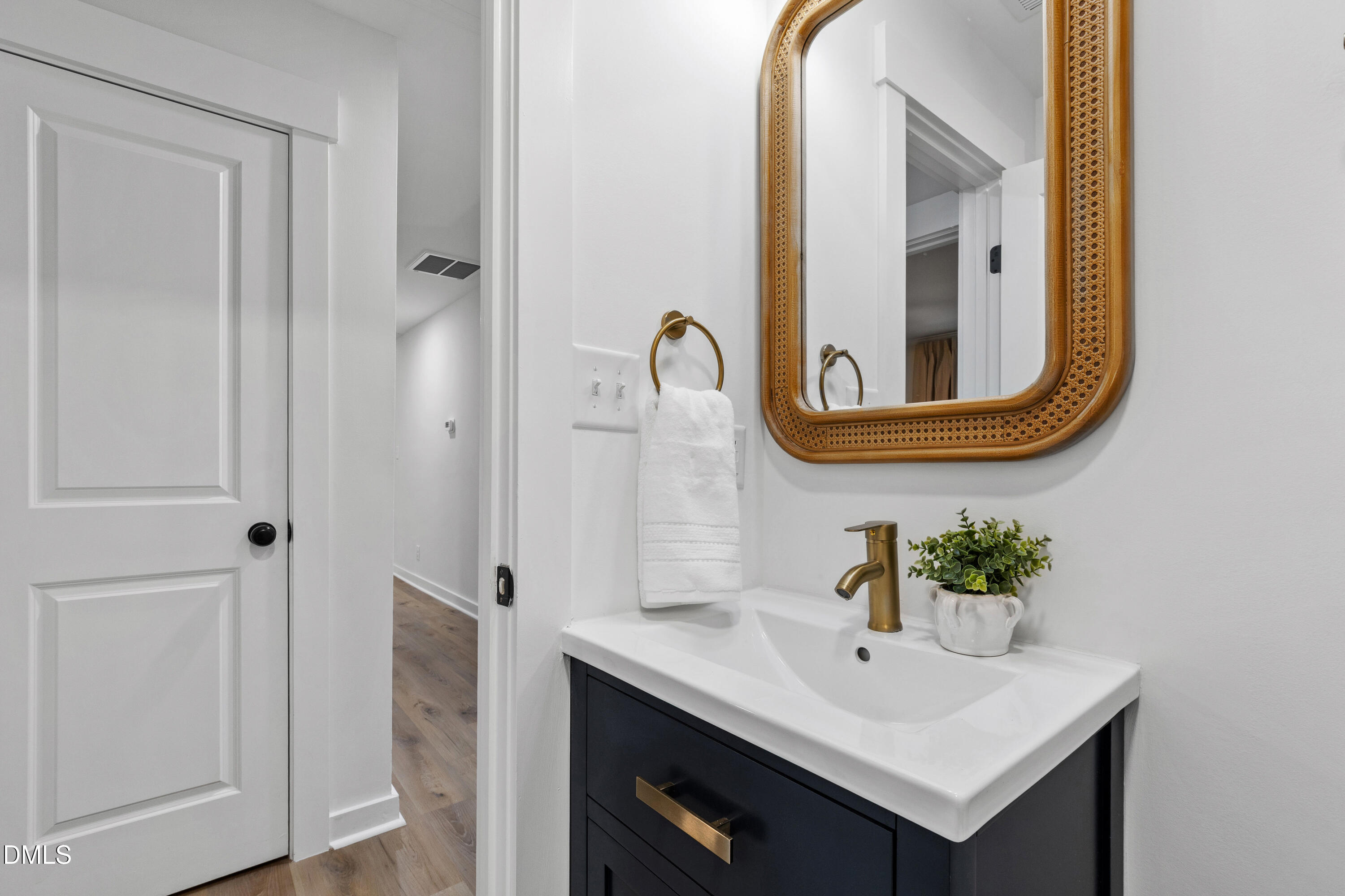 425 East Millbrook Road Raleigh, NC 27609 - Photo 23 of 53 Millbrook-22