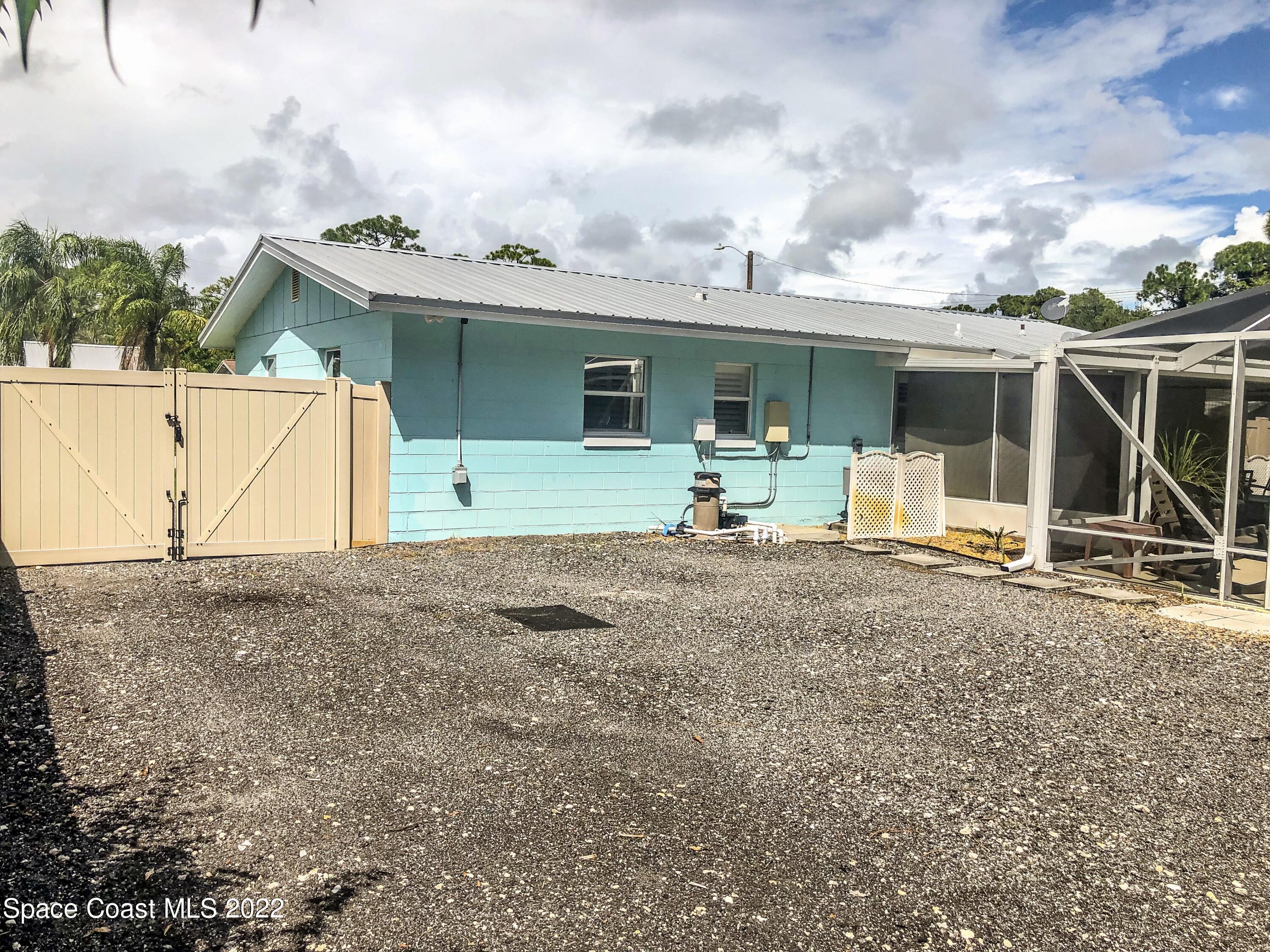 1825 Via Roma Merritt Island, FL 32952 - Photo 15 of 19 20220917_184519964_iOS