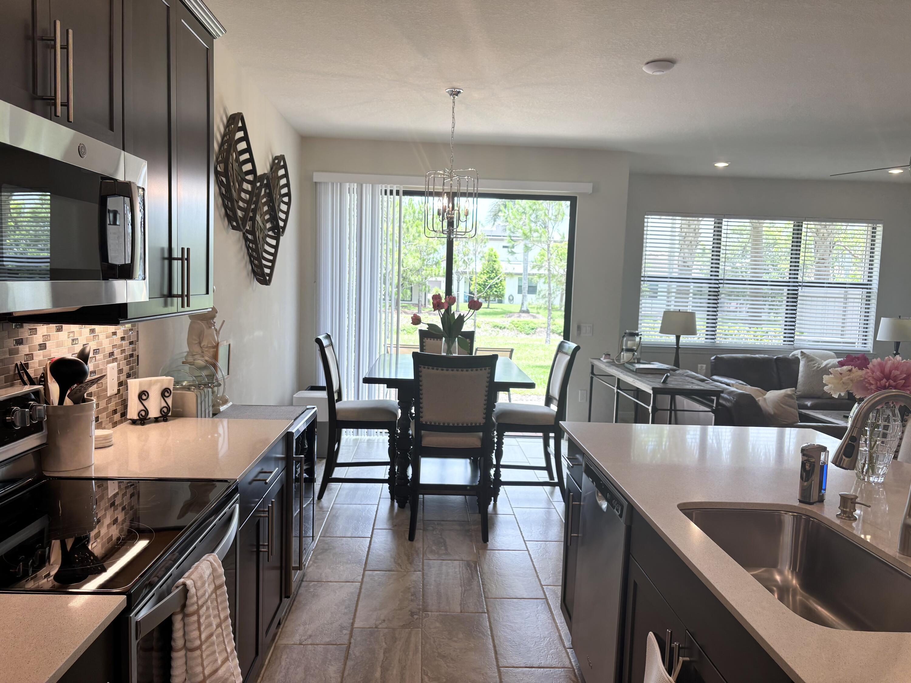 8349 Cadre Noir Road Wellington, FL 33467 - Photo 5 of 32 IMG_7555