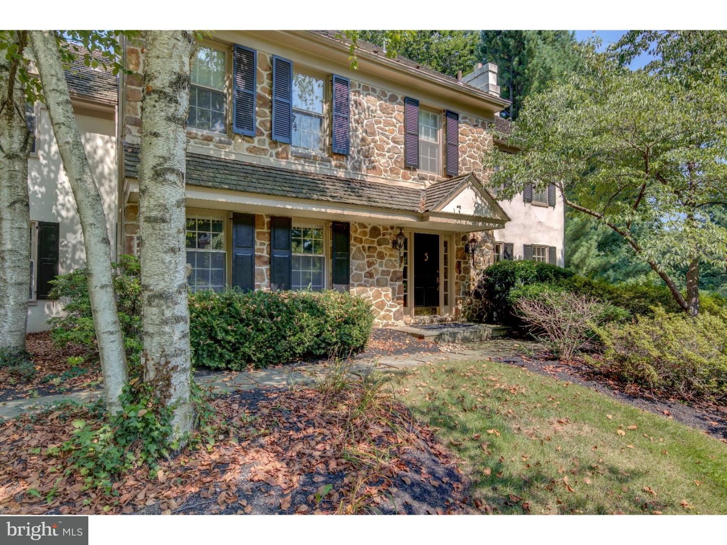 211 Ravenscliff Road Wayne, PA 19087 - Photo 2 of 24 Exterior Front