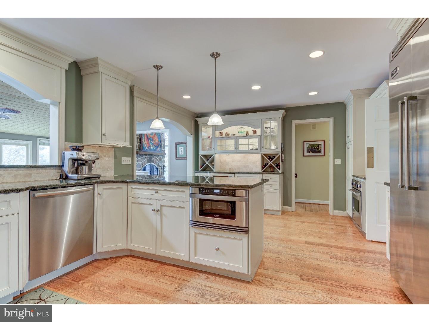 211 Ravenscliff Road Wayne, PA 19087 - Photo 15 of 24 Kitchen