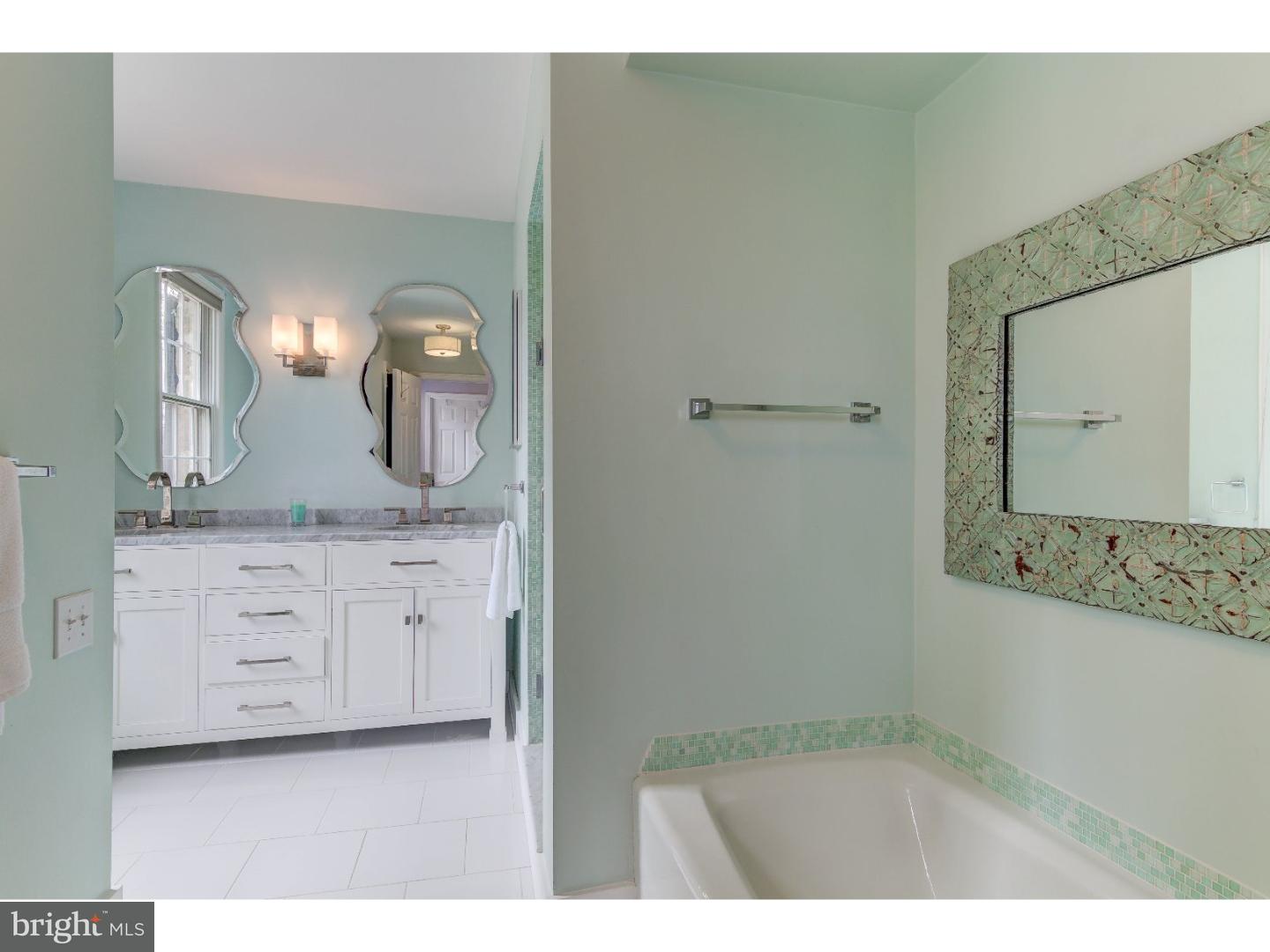 211 Ravenscliff Road Wayne, PA 19087 - Photo 17 of 24 Bathroom