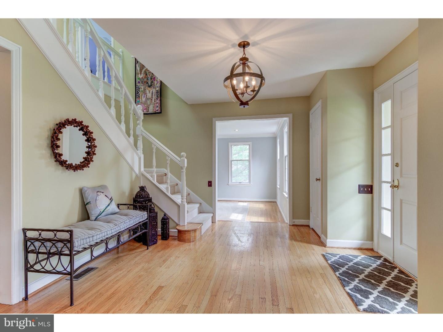 211 Ravenscliff Road Wayne, PA 19087 - Photo 3 of 24 Foyer