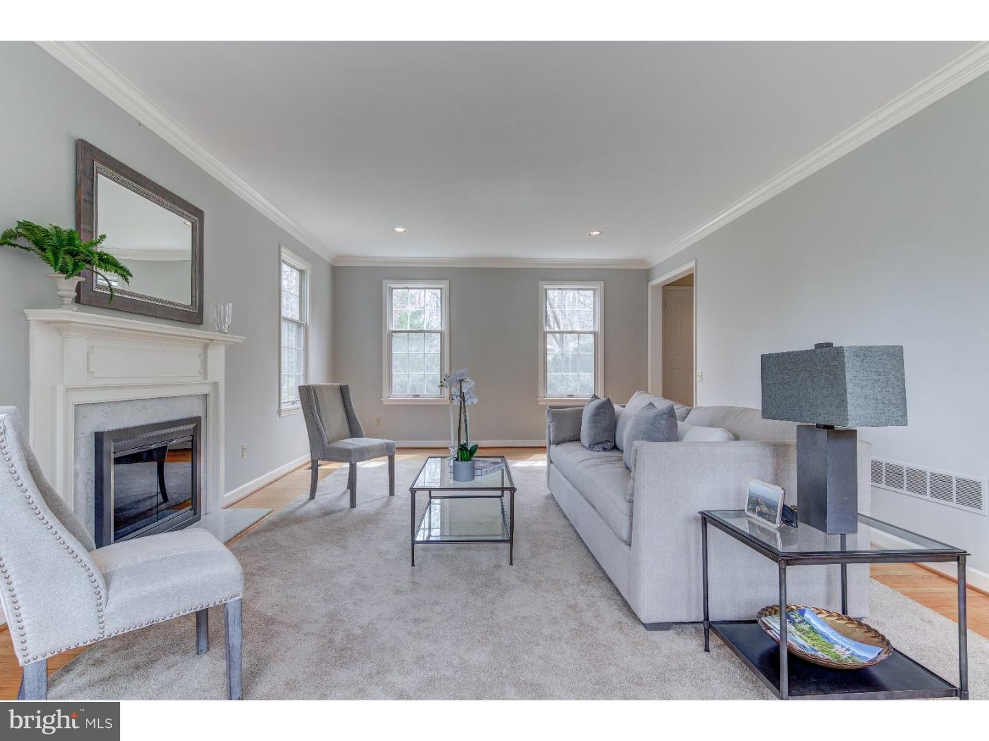 211 Ravenscliff Road Wayne, PA 19087 - Photo 5 of 24 Living Room