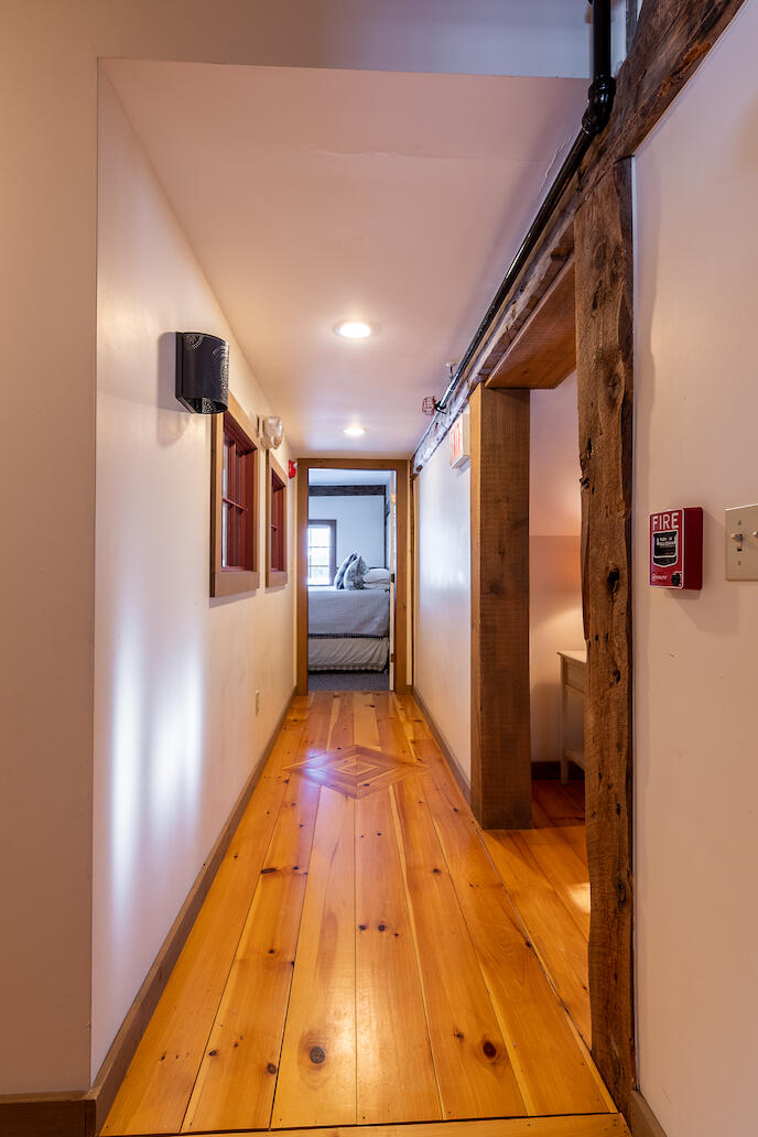 9-10 Tranquility Lane Eustis, ME 04982 - Photo 72 of 108 2nd Floor Hall