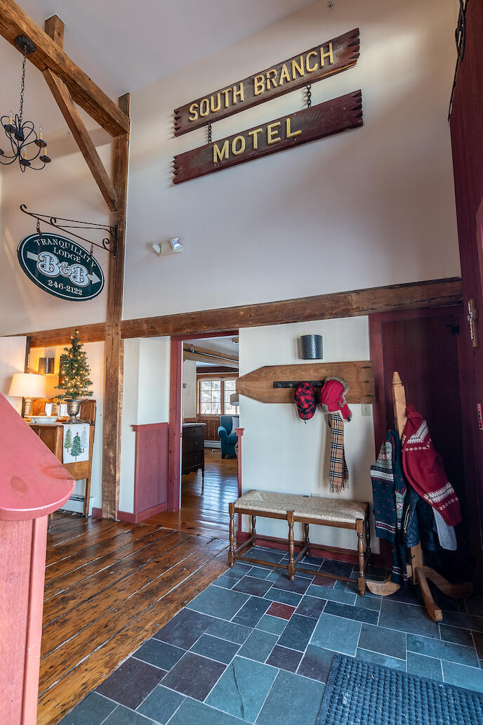 9-10 Tranquility Lane Eustis, ME 04982 - Photo 10 of 108 Foyer