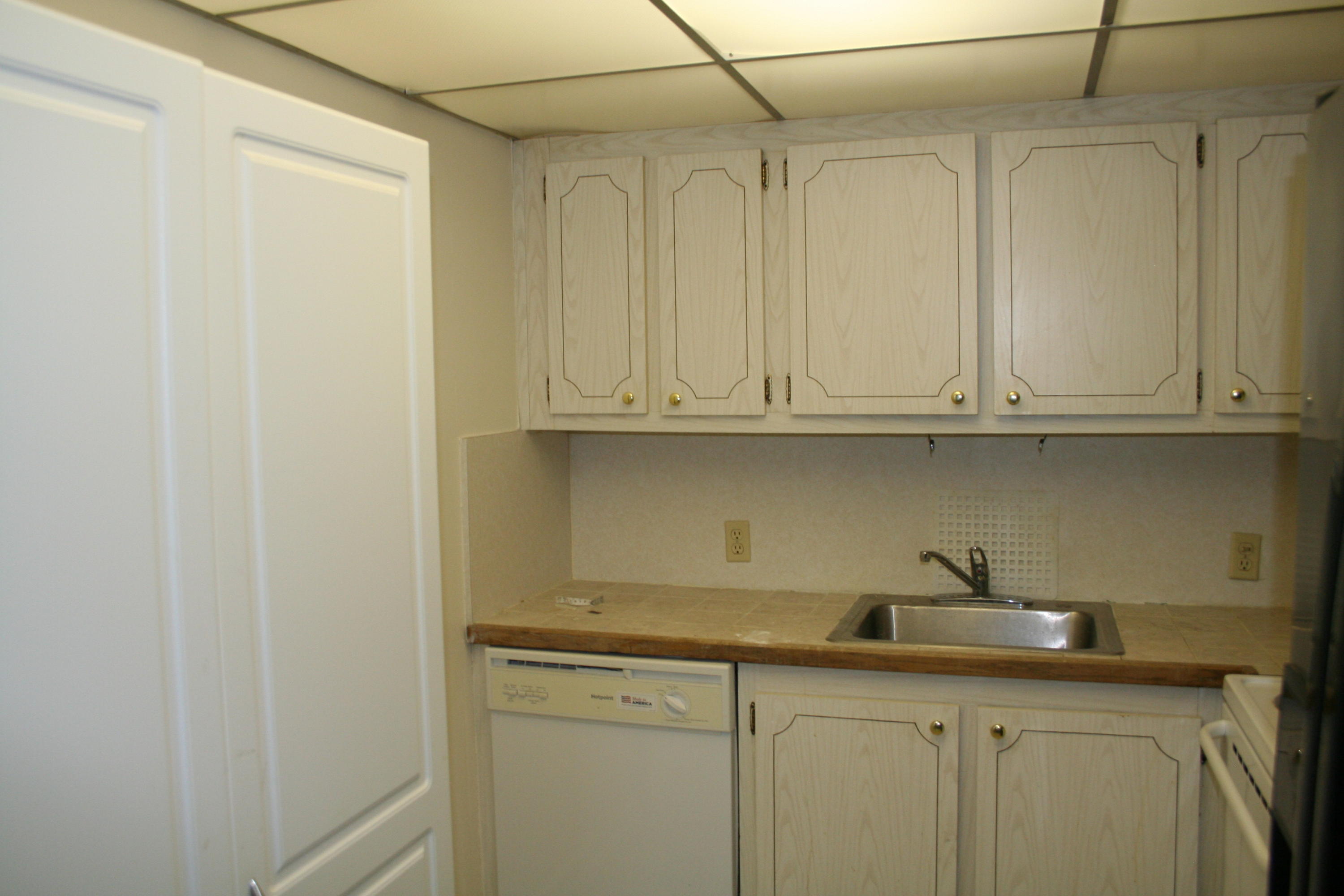 156 Dorset D, Unit 156 Boca Raton, FL 33434 - Photo 14 of 17 IMG_9073