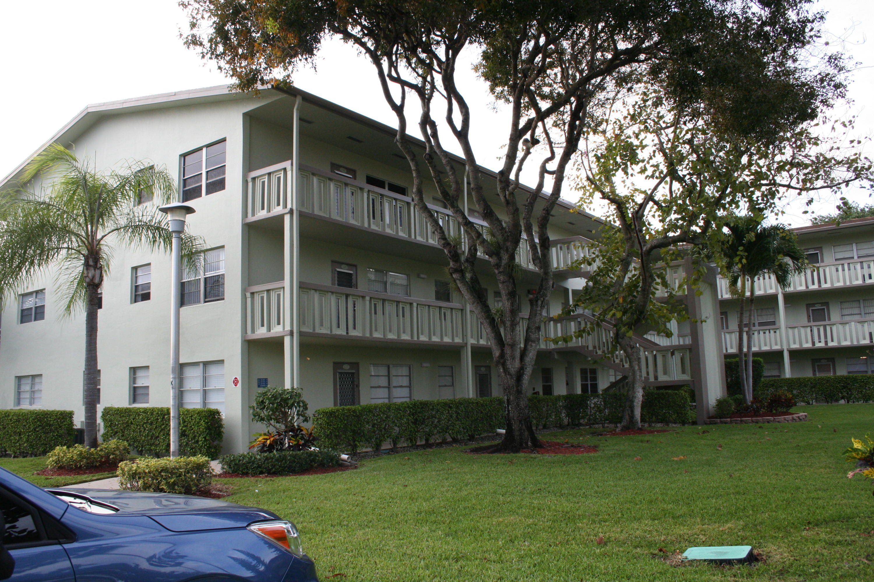 156 Dorset D, Unit 156 Boca Raton, FL 33434 - Photo 4 of 17 IMG_9014