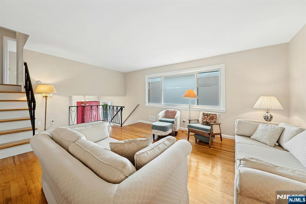 320 West Clinton Avenue Bergenfield, NJ 07621 - Photo 7 of 37