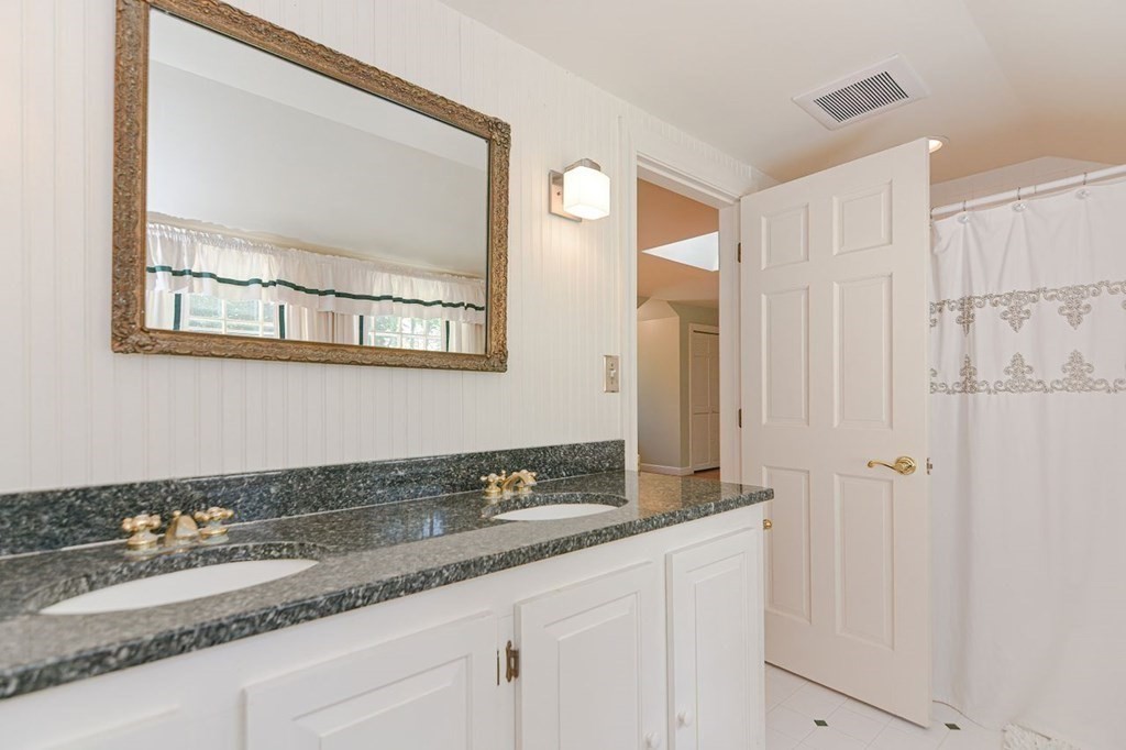 10 Eaglehead Road Manchester, MA 01944 - Photo 19 of 30