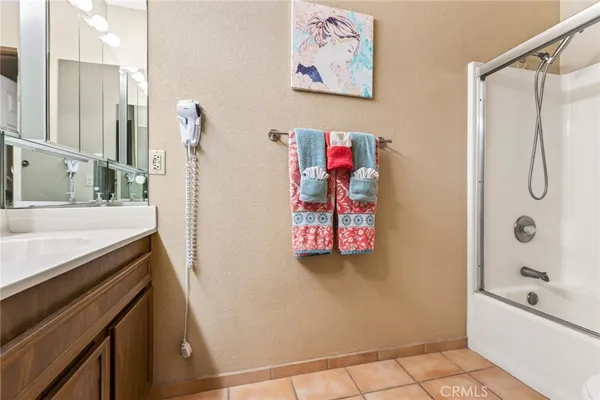 $172,500 | 2812 North Auburn Circle, Unit 202, Palm Springs, CA 92262