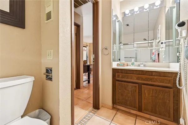 $172,500 | 2812 North Auburn Circle, Unit 202, Palm Springs, CA 92262