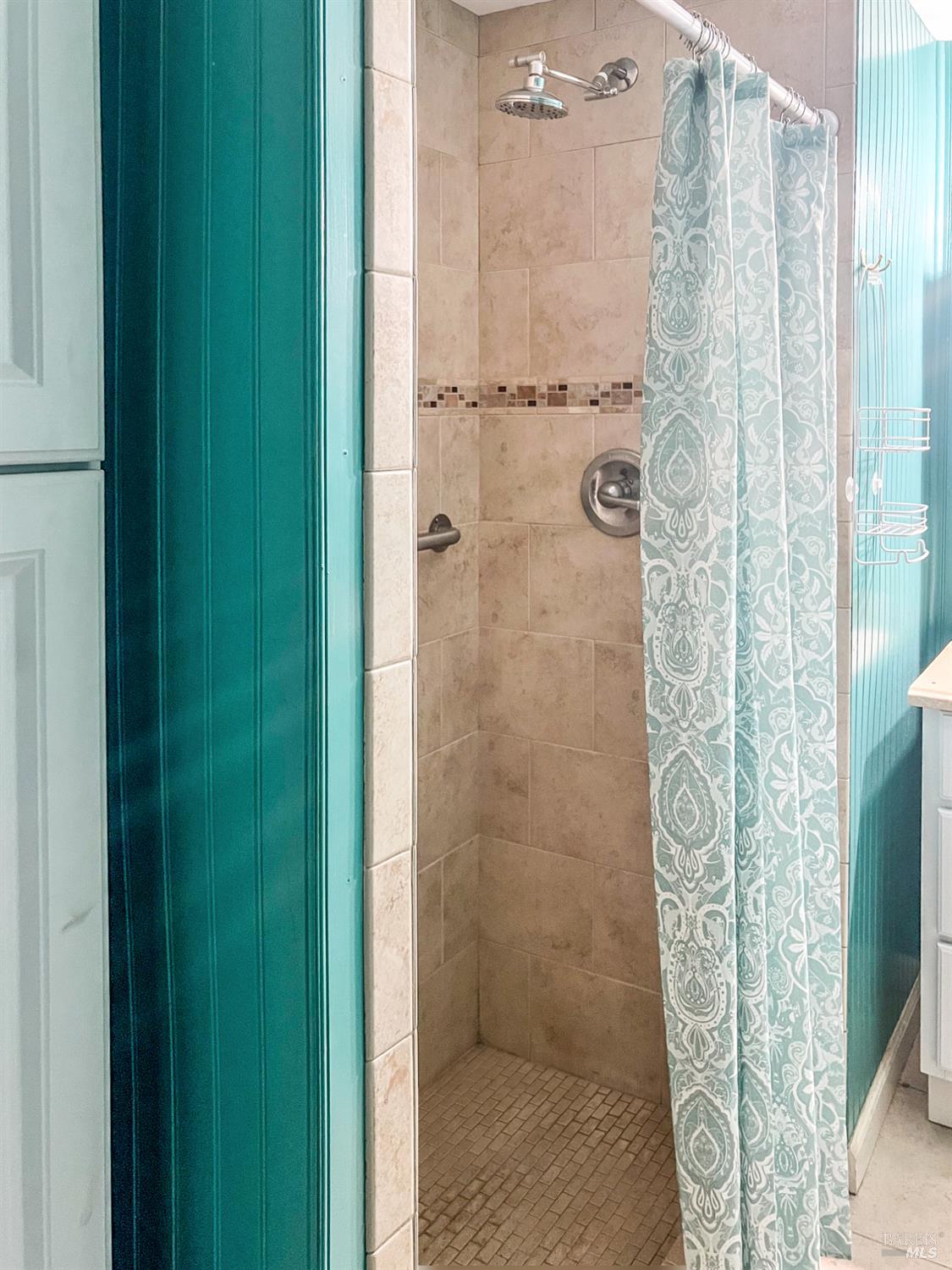 55 Plymouth Way Santa Rosa, CA 95403 - Photo 11 of 19 Shower in bathroom