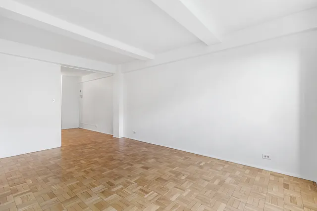 $595,000 | 530 Grand Street, Unit 8E | Lower East Side