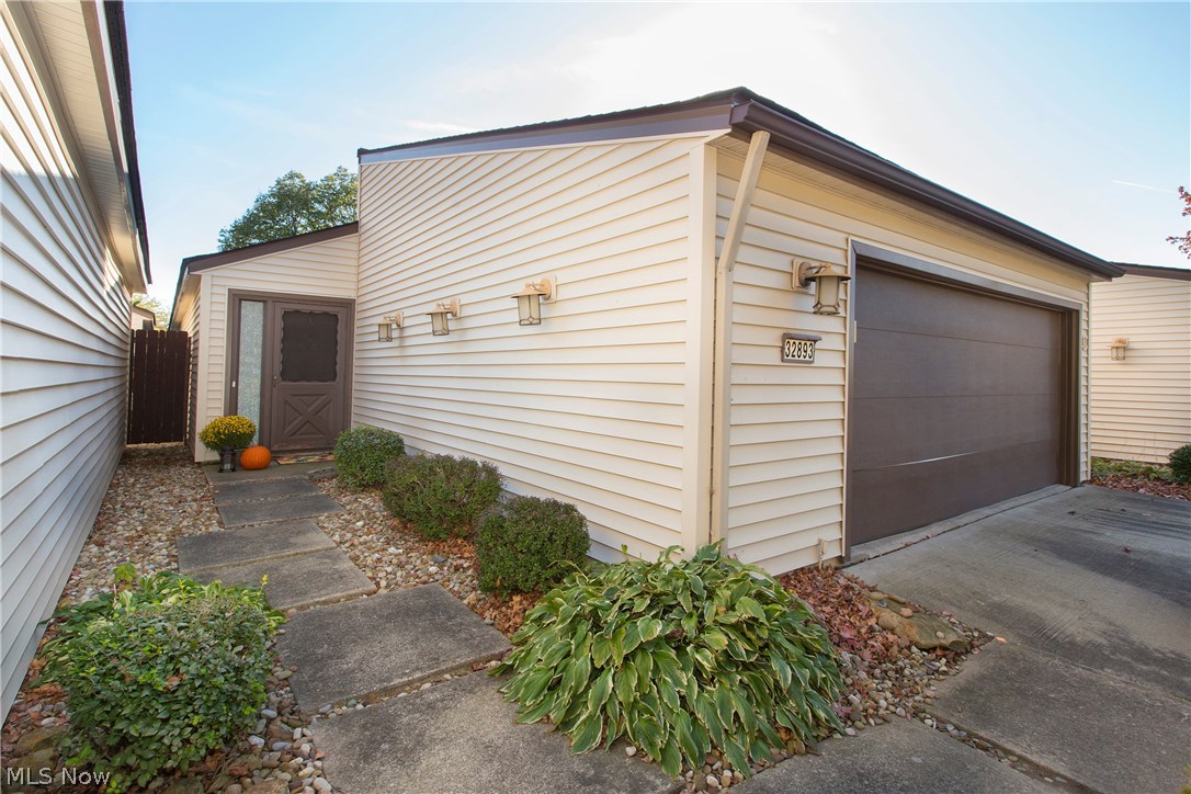 32893 Mills Road North Ridgeville, OH 44039 - Photo 2 of 27 Gallery Image 2