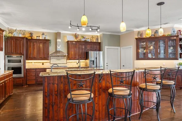 $975,000 | 6410 Westover Drive, Granbury, TX 76049