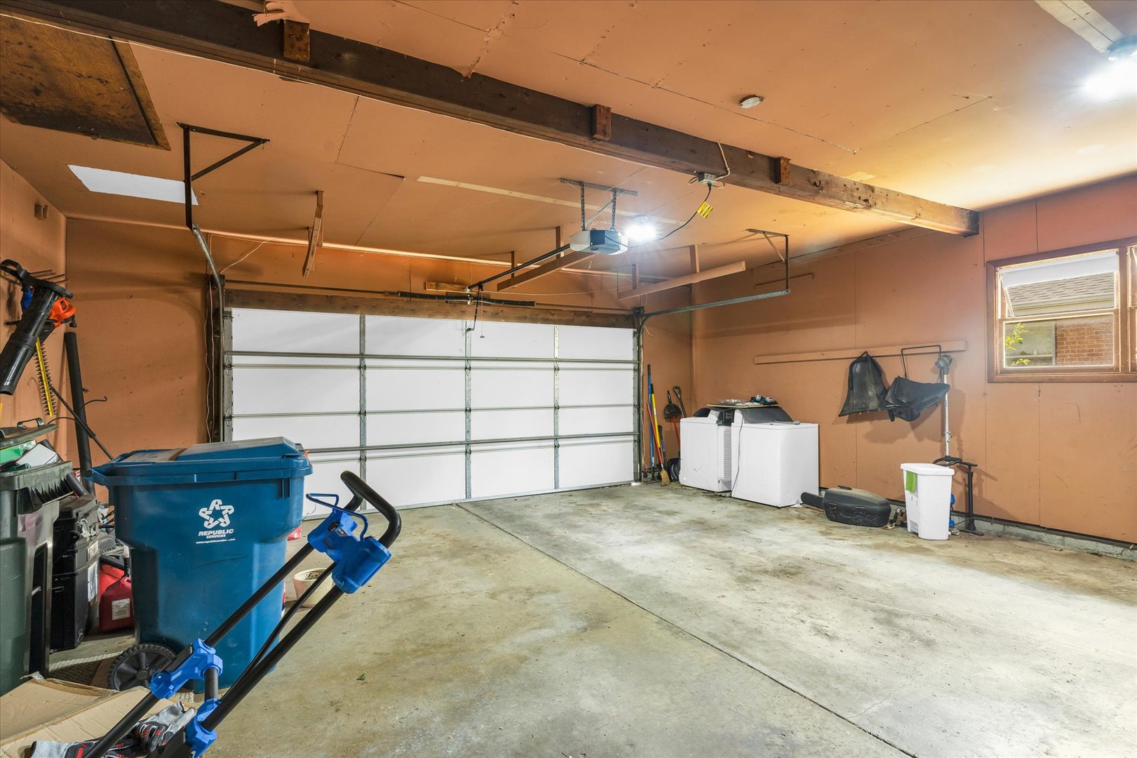 1110 Silver Street Urbana, IL 61801 - Photo 30 of 40 a view of a garage