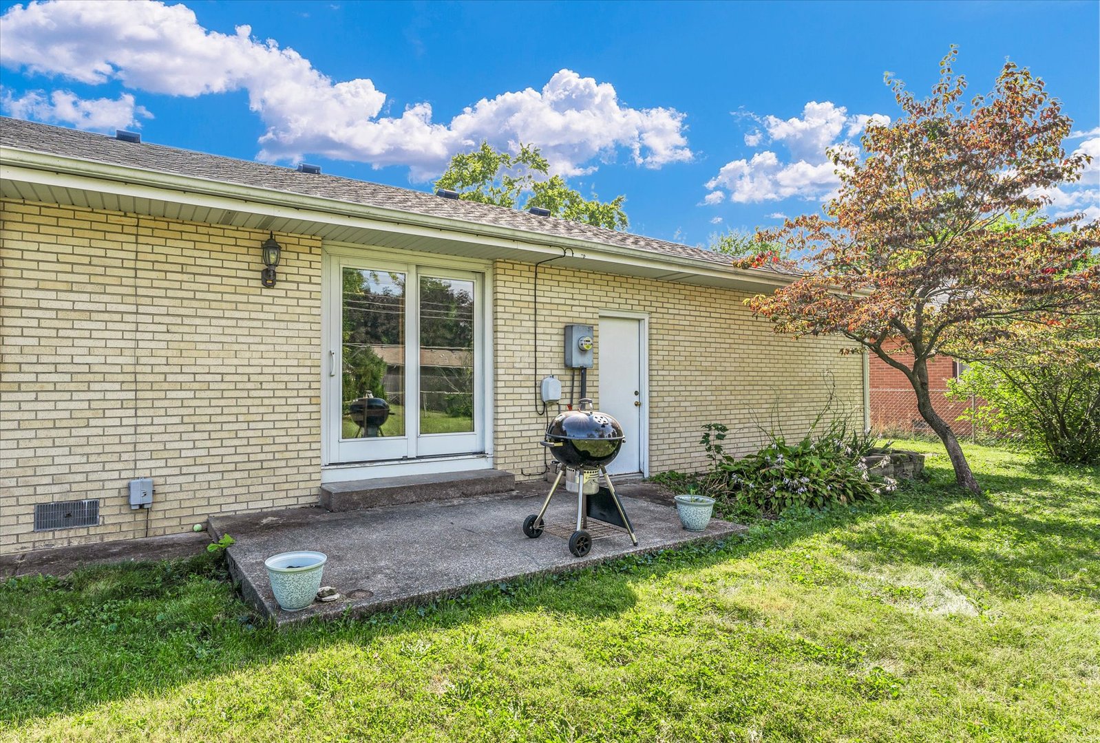 1110 Silver Street Urbana, IL 61801 - Photo 33 of 40 a house view with a garden space