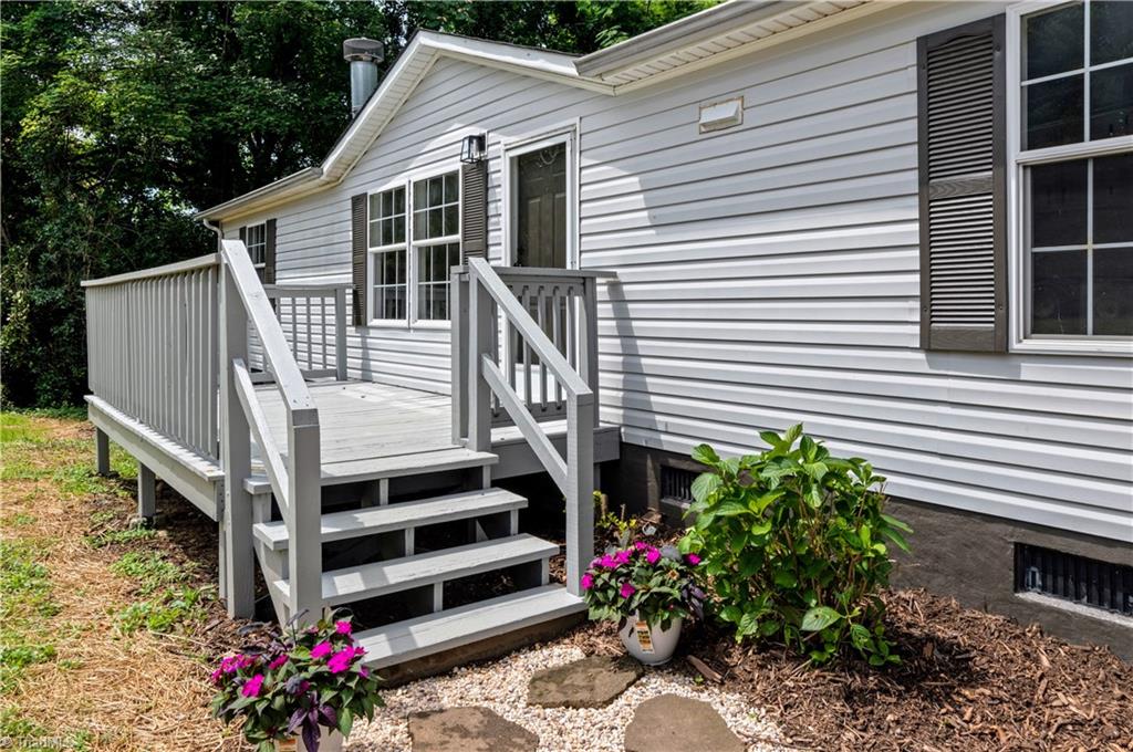 150 Rocky Forest Trail Elkin, NC 28621 - Photo 4 of 28