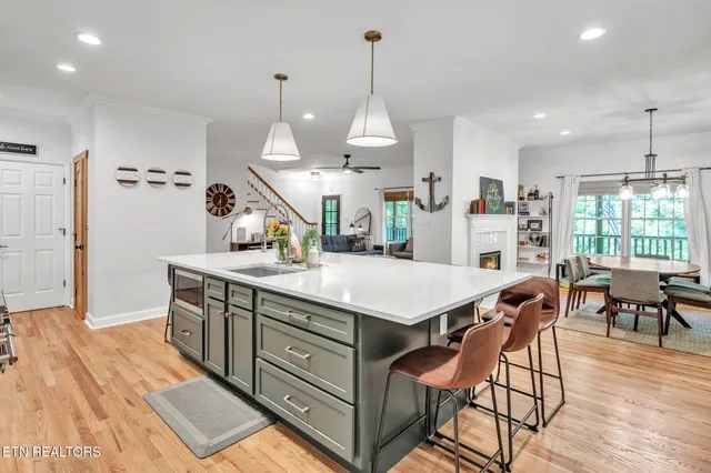 $969,950 | 257 Lone Ridge Lane, Clinton, TN 37716